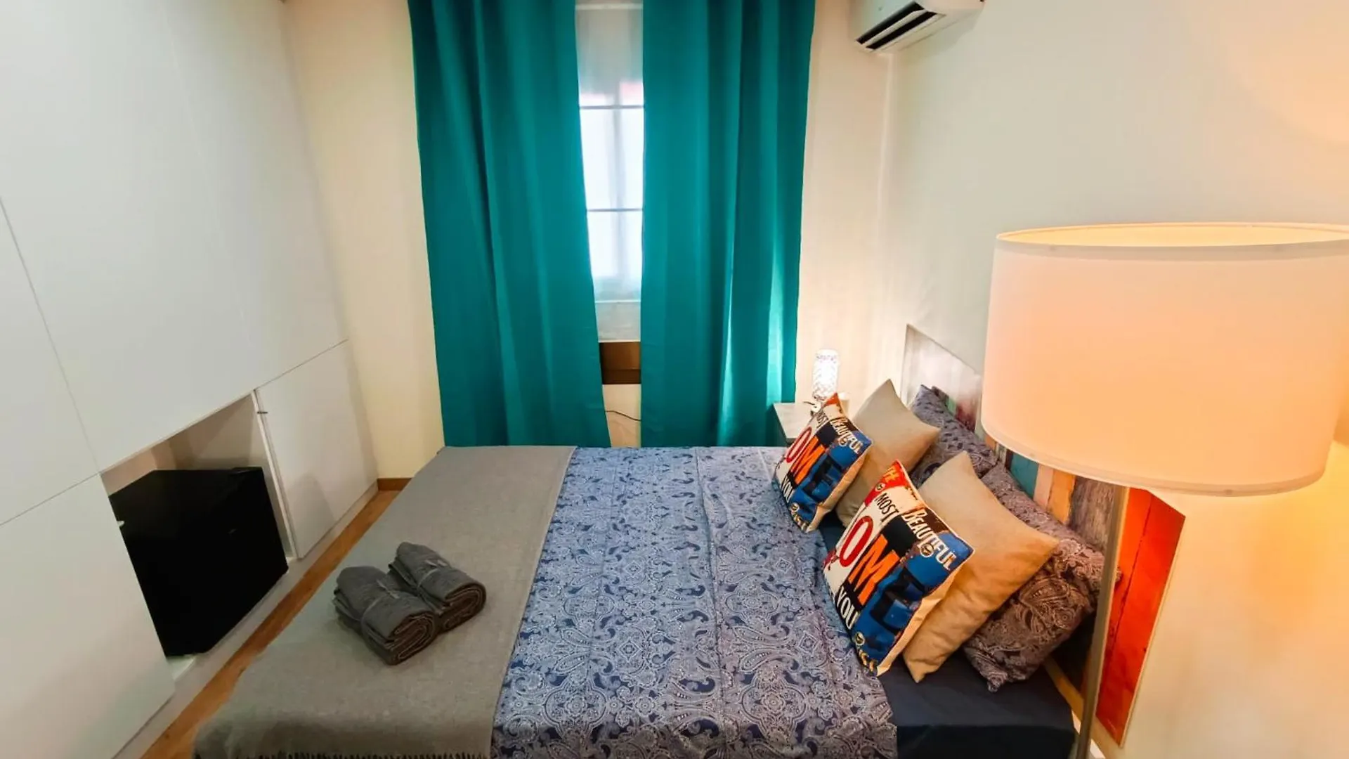 Hostel Oasis Rooms Barcelona - Dreta De L'Eixample Spain